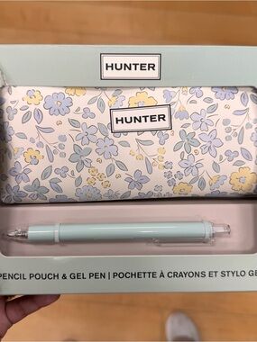 Hunter Pencil Pouch & Gel Pen Set
